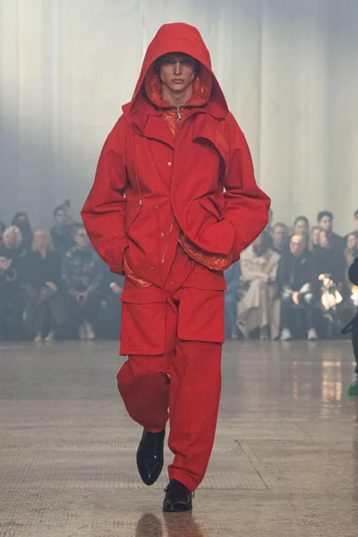 Look 24